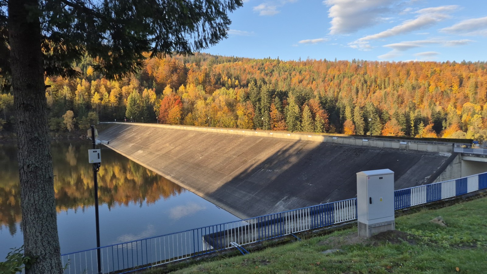 Zapora w Wiśle Czarne już otwarta dla turystów. Wody Polskie zakończyły remont obiektu